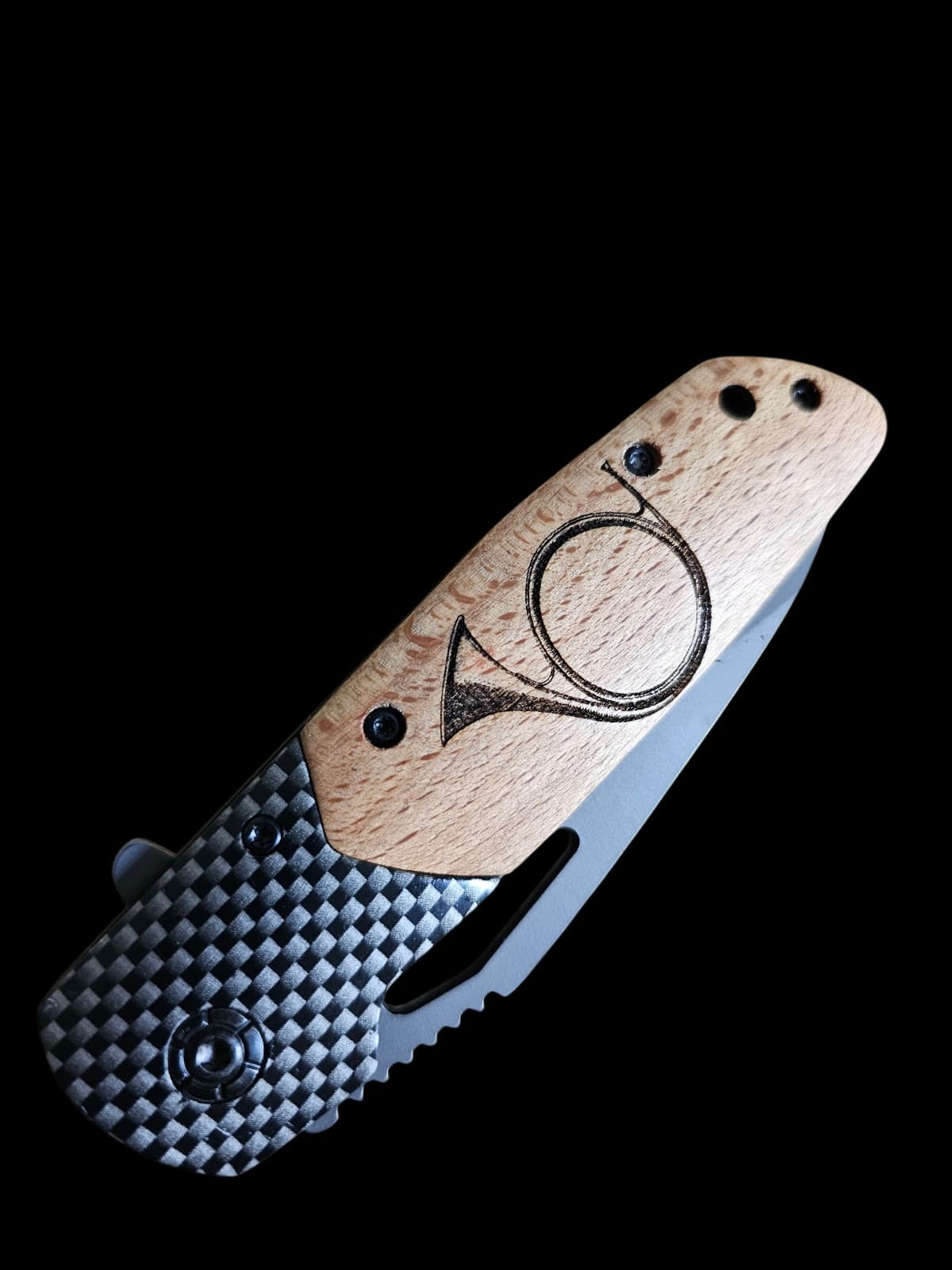 Le cadeau parfait pour chasseur – Couteau gravé Trompe de chasse personnalisé